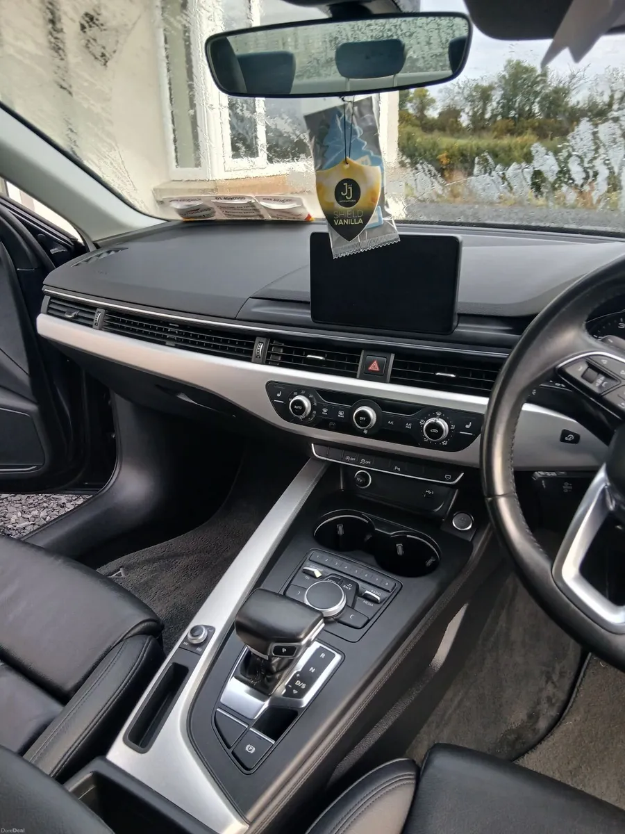 Audi A4 2018 - Image 3