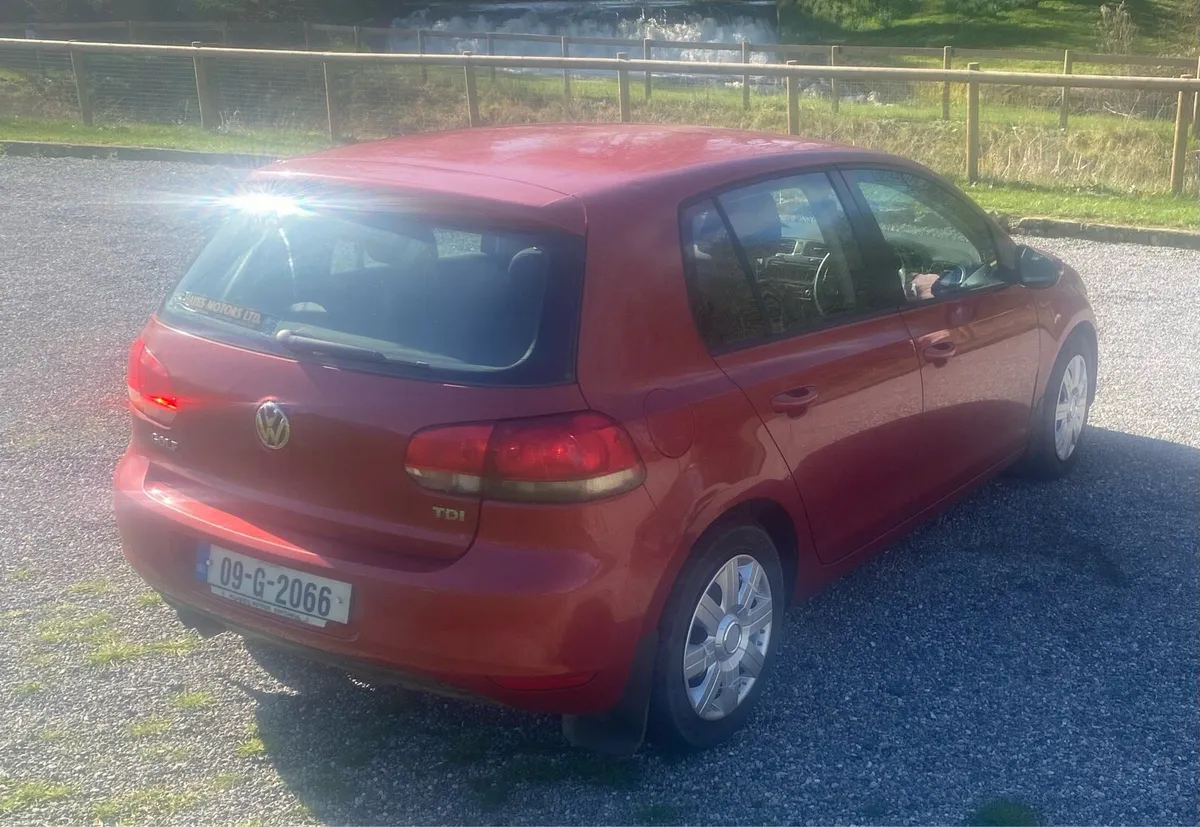 Volkswagen Golf 2009 - Image 3