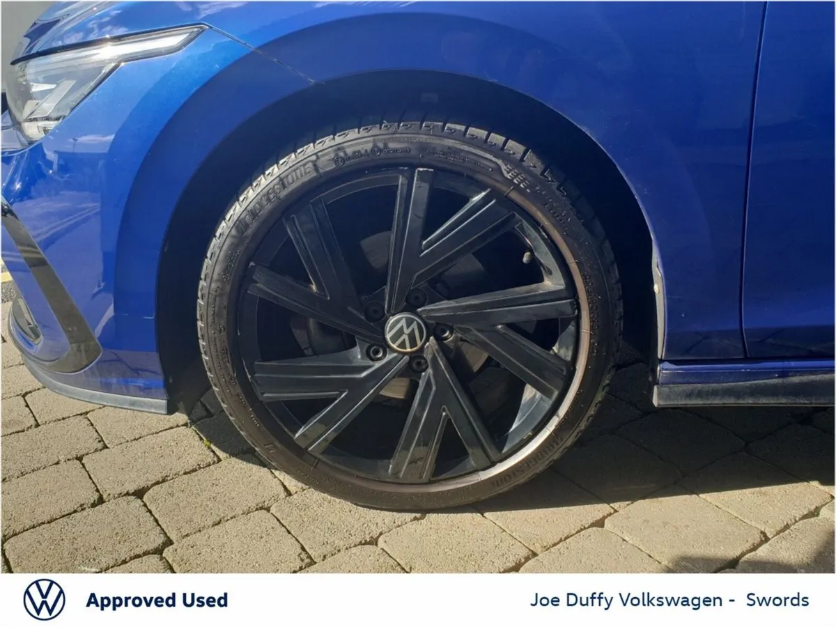 Volkswagen Golf 1.5 TSI 130HP R-Line - Image 6