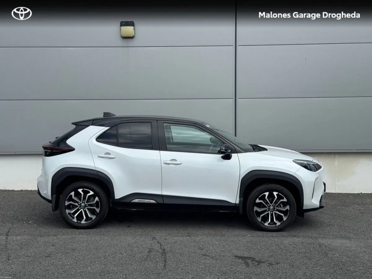 Toyota Yaris Cross 1.5 Hybrid Luna Sport Call Now - Image 3