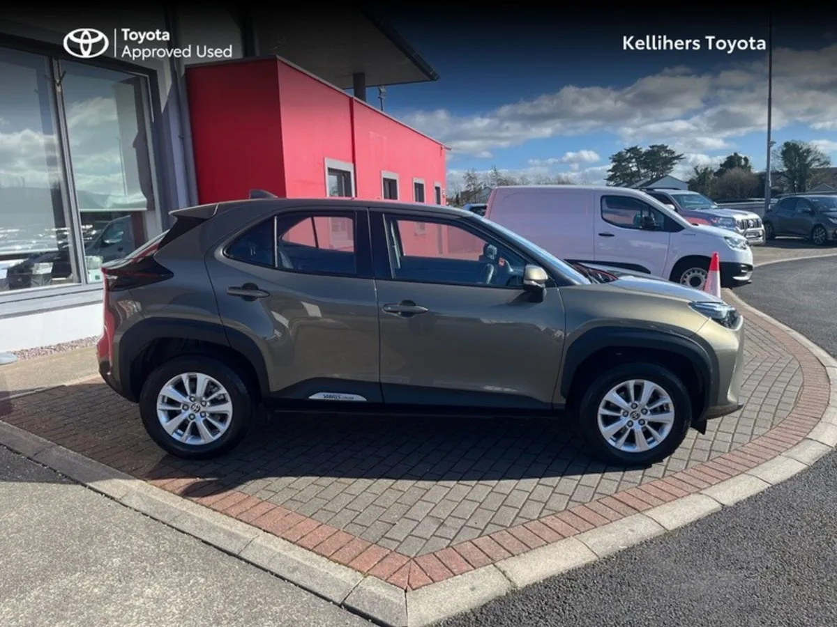 Toyota Yaris Cross YARIS CROSS LUNA - Image 3