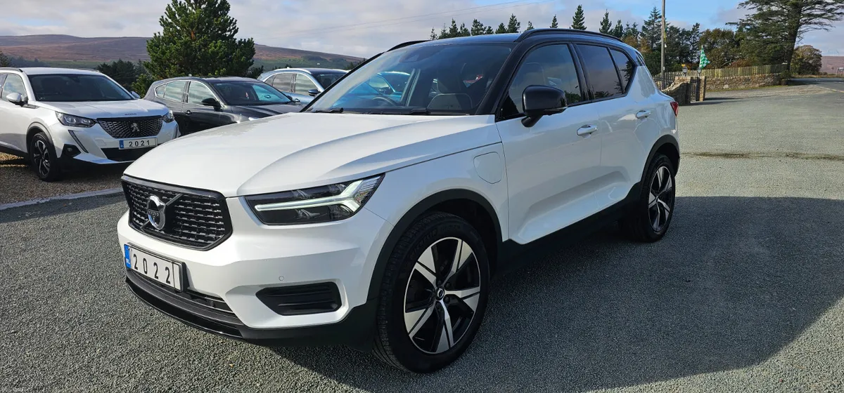 Volvo XC40 Recharge Hybrid R-Line 2022 - Image 1