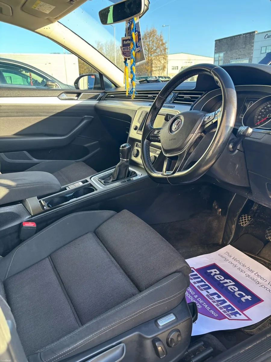 152 Volkswagen Passat Estate - Image 4