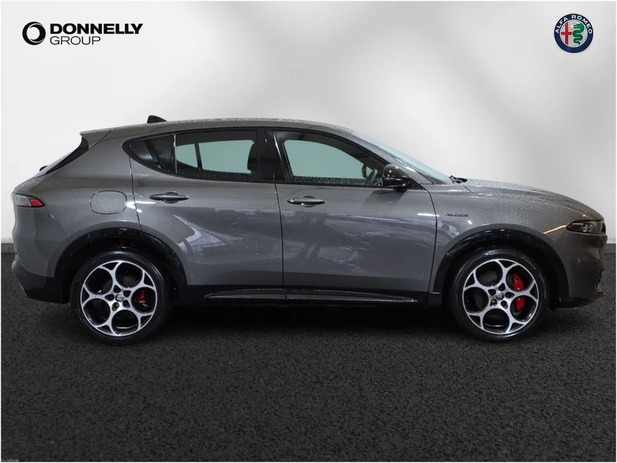 Alfa Romeo Tonale Hatchback Veloce - Image 3