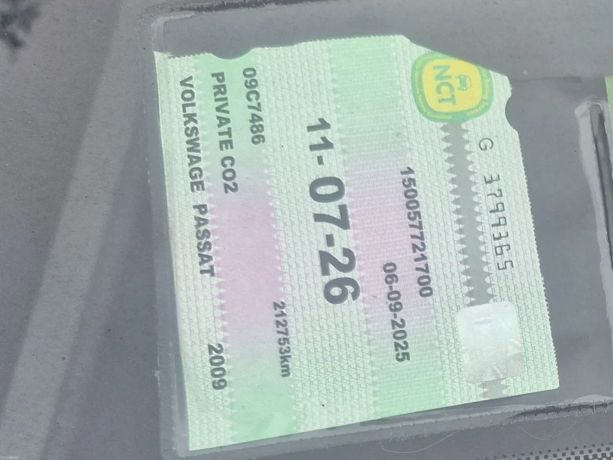 Volkswagen Passat 2009 - Image 1