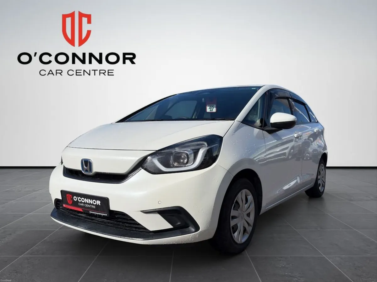 Honda Fit "Pure white, pure efficiency — the hybri - Image 1