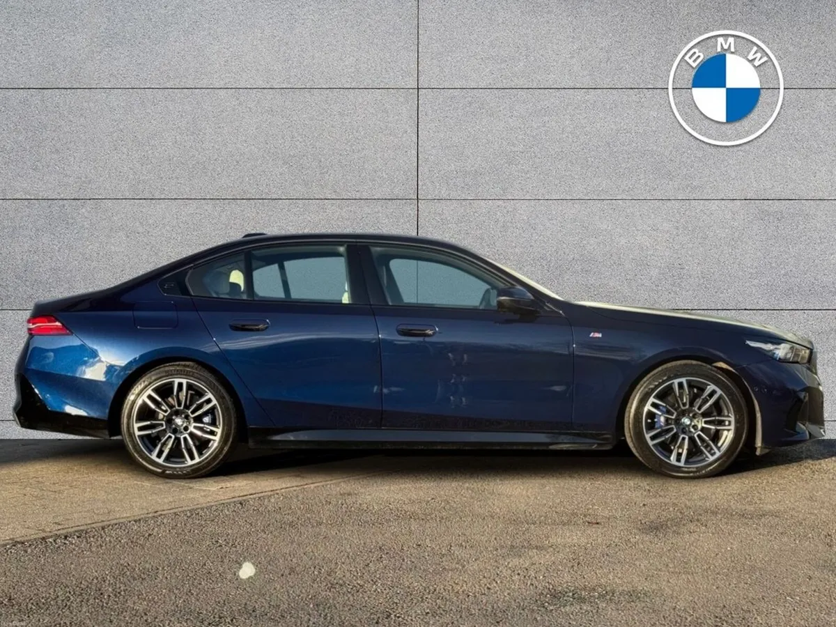 BMW 5-Series 520i M Sport Saloon - Image 3
