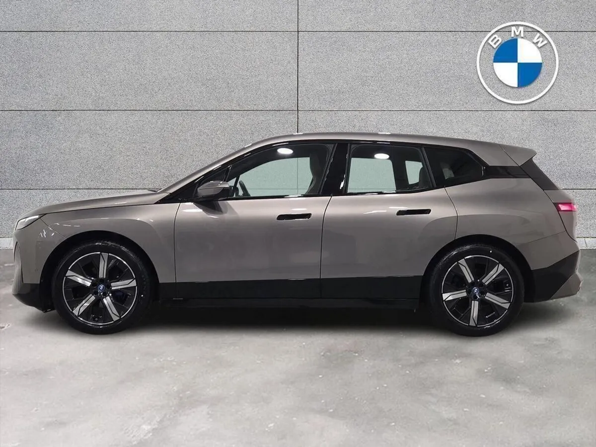 BMW iX xDrive40 M Sport - Image 3