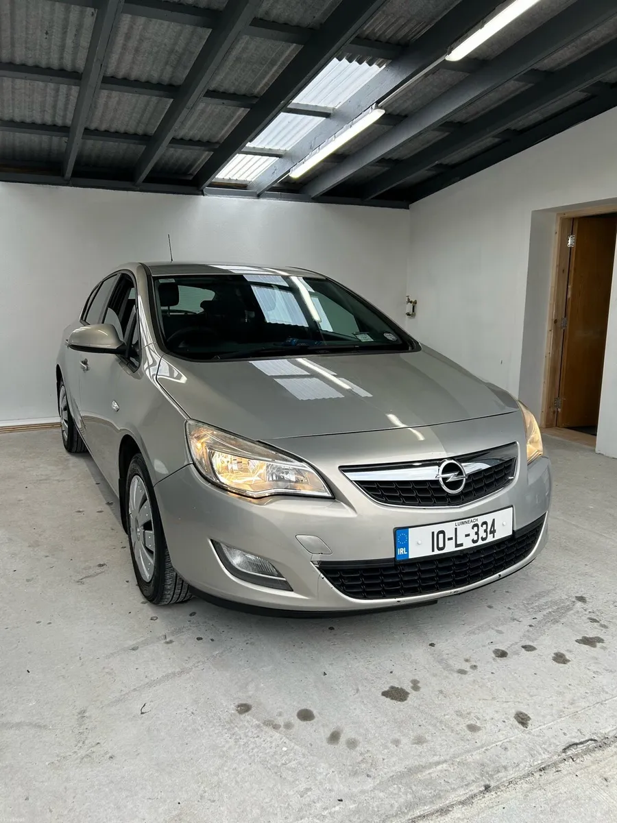 2010 Opel Astra 1.4 Petrol taxed and tested - Image 1