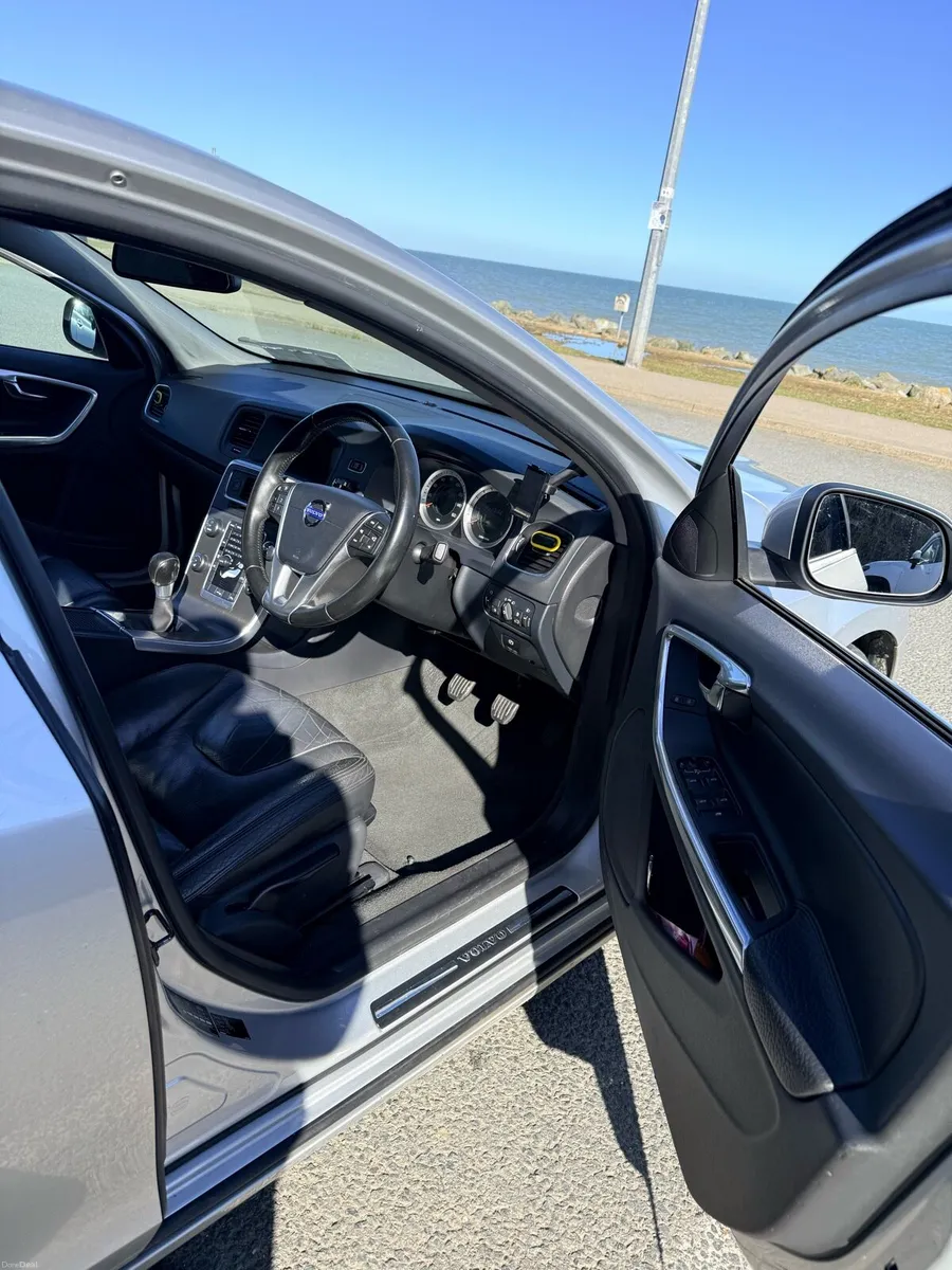 VOLVO S60 DRIVe - Image 3