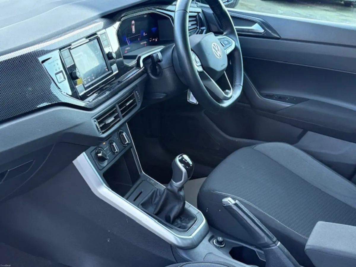 Volkswagen Polo 2024 TSi 1.0 Life Model - Image 4