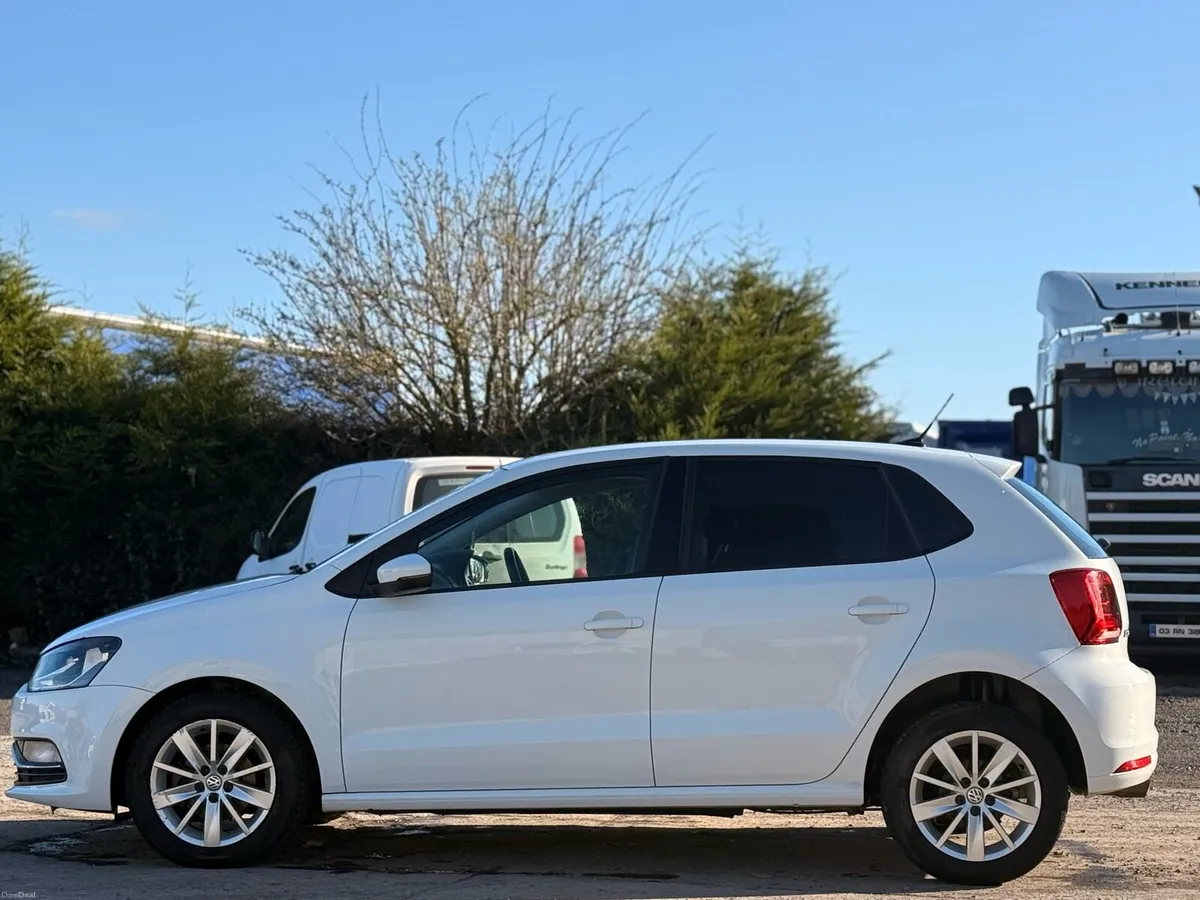 Vw Polo 2015 comfortline+ Luxury Trim Fresh NCT - Image 2