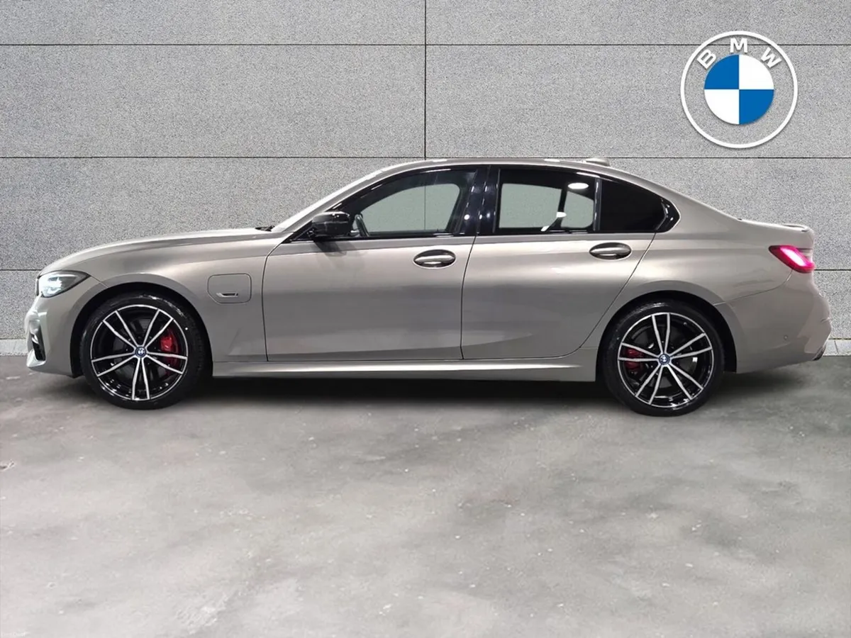 BMW 3-Series 330e M Sport Pro Edition - Image 3