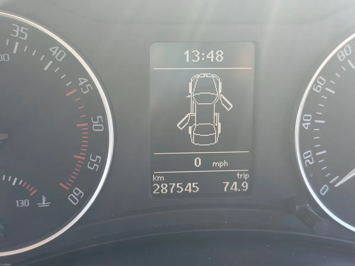 Skoda Octavia 2010 - Image 2