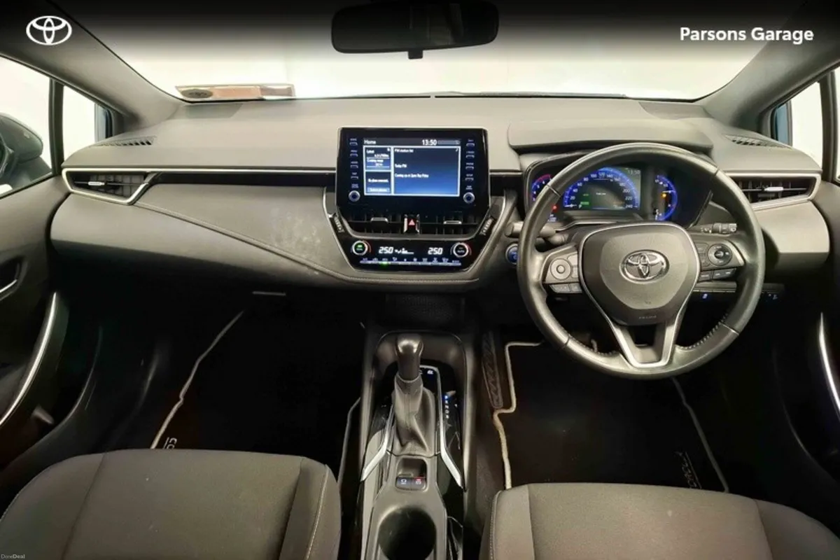 Toyota Corolla LUNA H/B 4DR AUTO HYBRID - Image 6