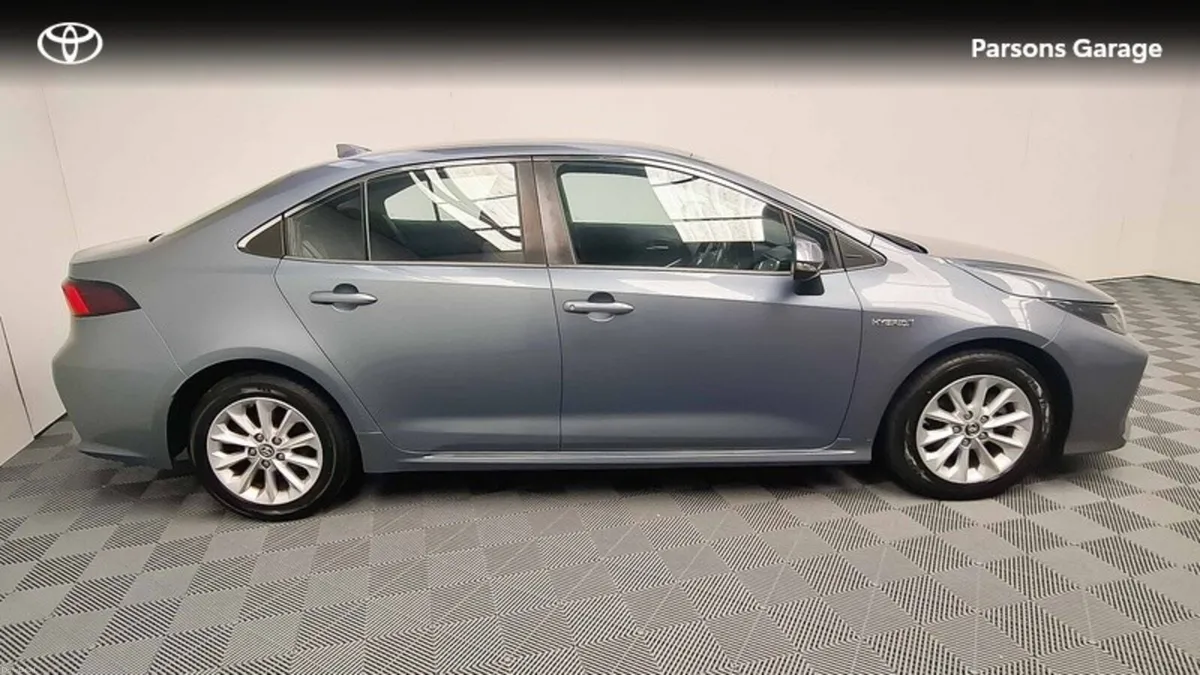 Toyota Corolla COROLLA HYBRID LUNA SAL - Image 3