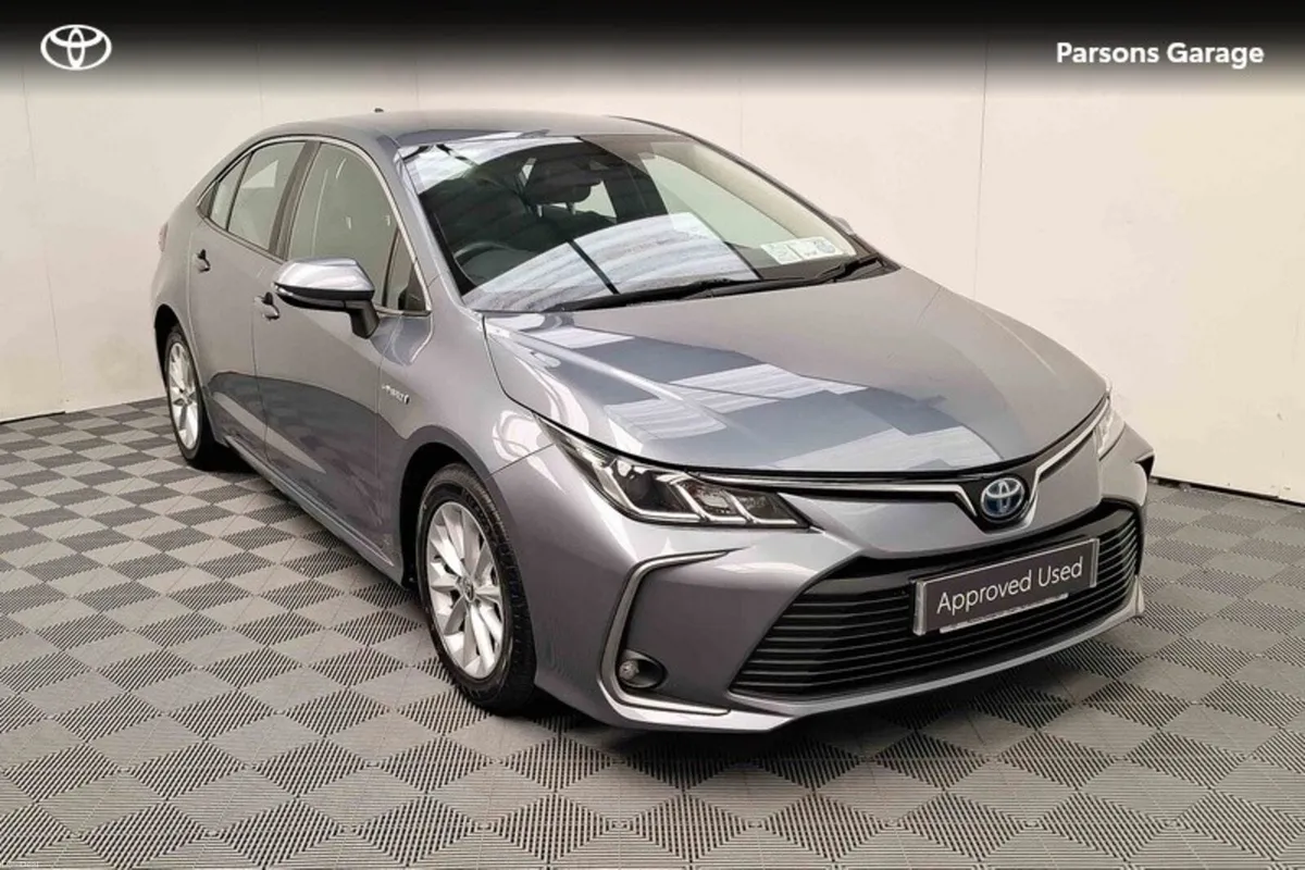 Toyota Corolla COROLLA HYBRID LUNA SAL - Image 1