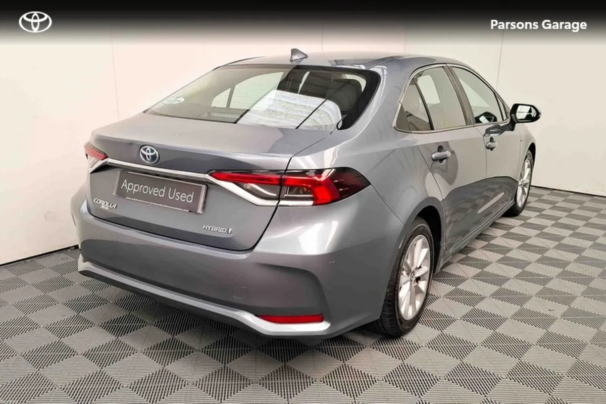 Toyota Corolla COROLLA HYBRID LUNA SAL - Image 2