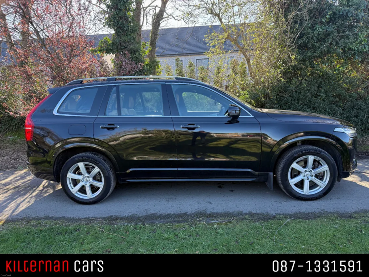 Volvo XC90 T8 MOMENTUM PRO 5DR AUTO 2.0 A - Image 2