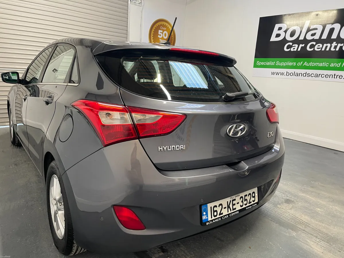 162 Hyundai i30 Diesel 1.6 SE Blue Drive 5dr Model - Image 4