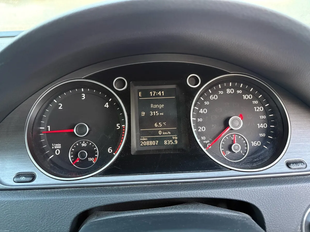 VW Passat Estate - Image 3