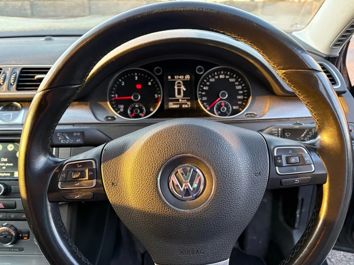 VW Passat Estate - Image 4