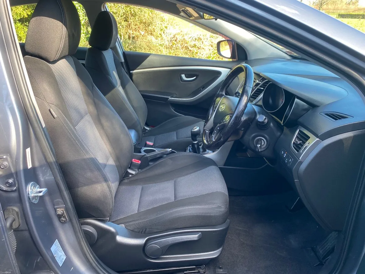 132 HYUNDAI i30 LOW MILEAGE - Image 4