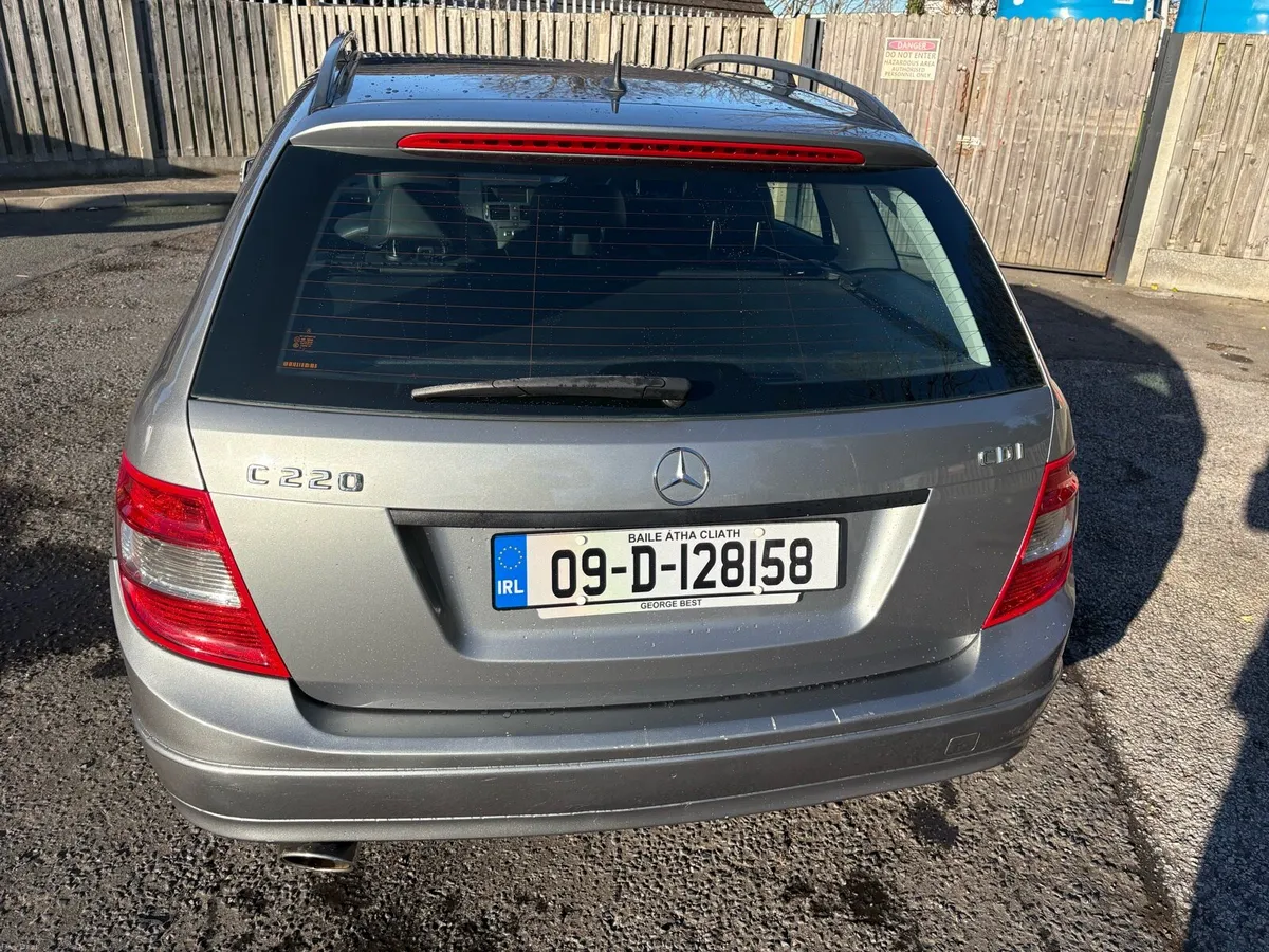 Mercedes C-Class Estate - Image 2