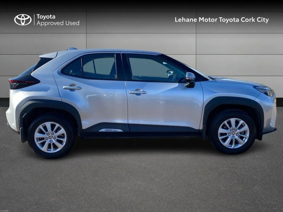 Toyota Yaris Cross YARIS CROSS LUNA - Image 3