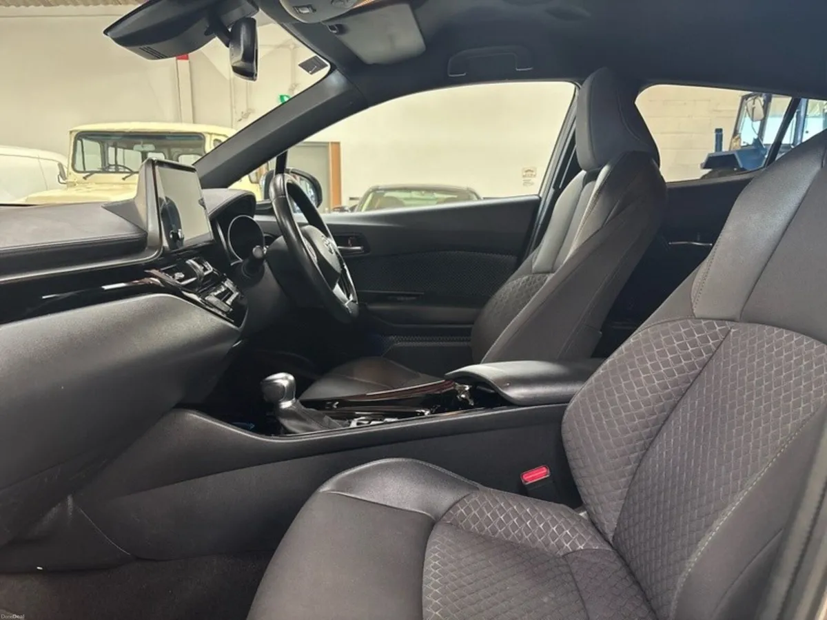 Toyota C-HR HYBRID SPORT 4DR AUTO - Image 6