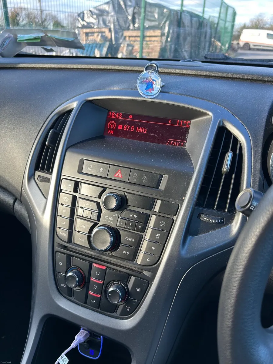 Opel Astra 2013 - Image 4