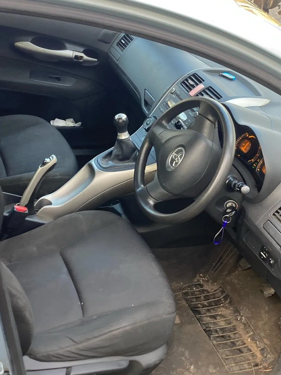 Toyota auris - Image 4