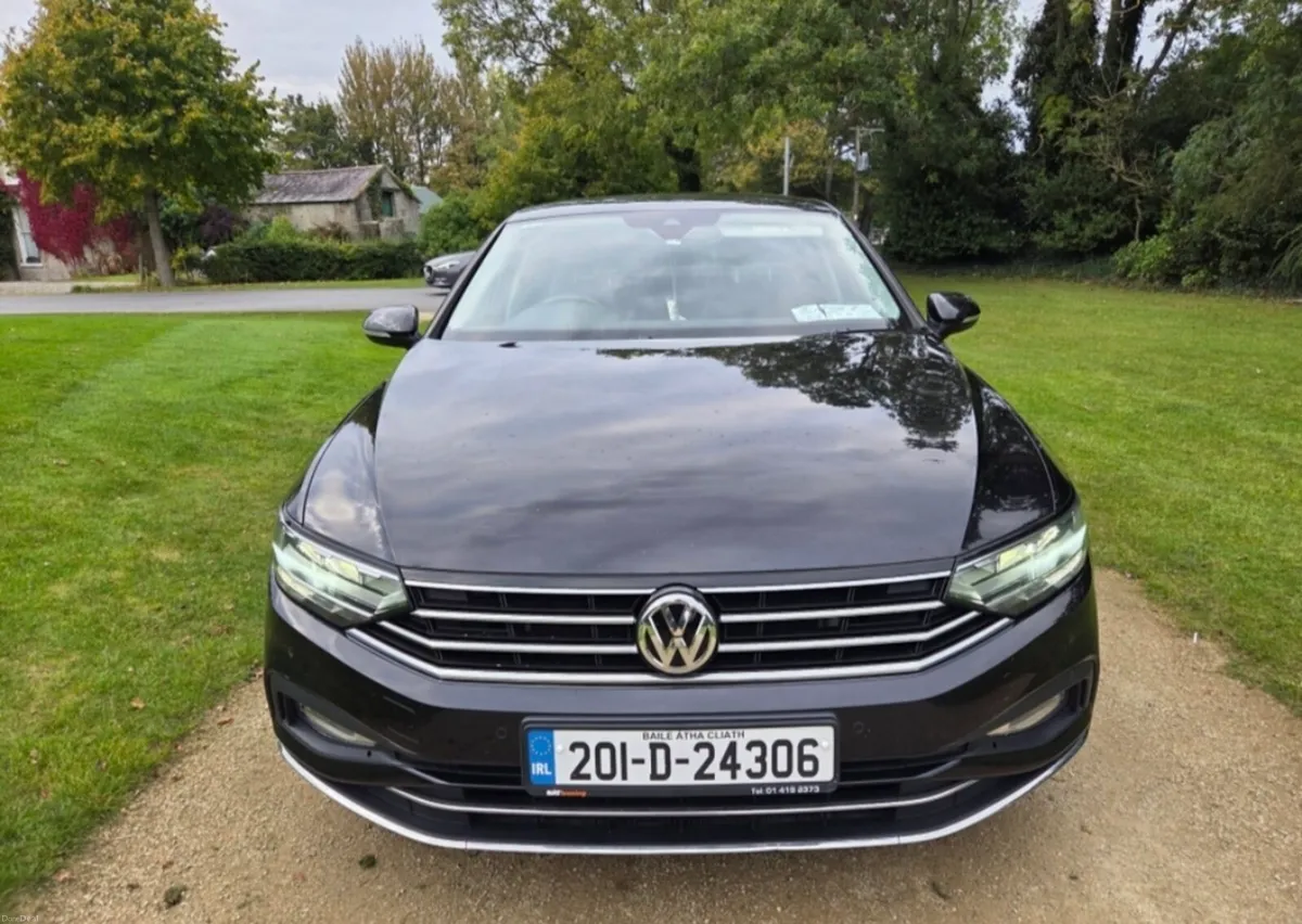 Volkswagen Passat - Image 1