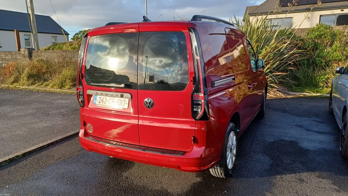Volkswagen Caddy 2024 - Image 1