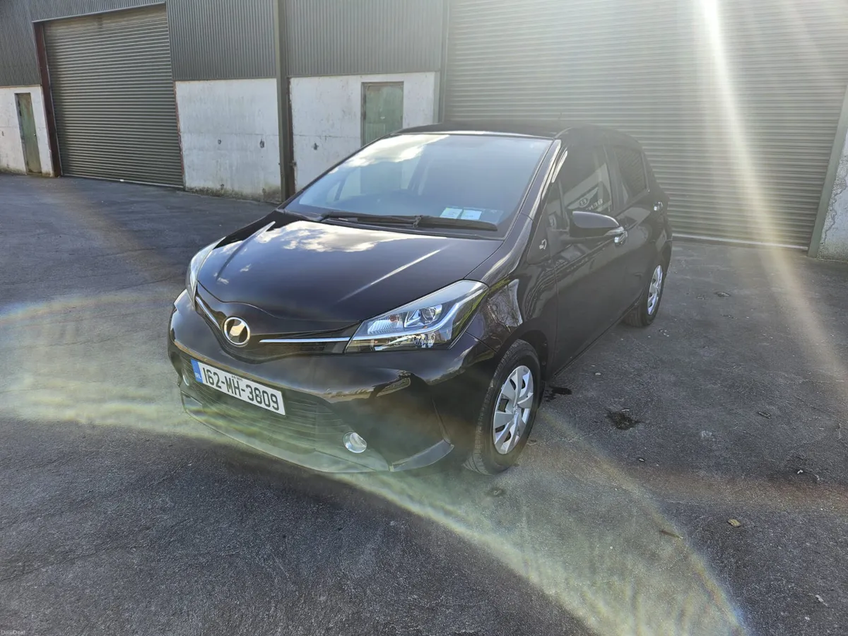 TOYOTA VITZ  /162/AUTO/ALARM/IMMOBILISER/R.CAMERA - Image 2