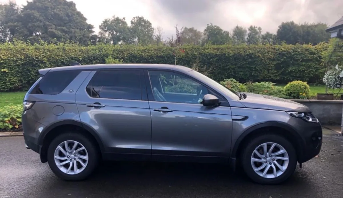Land Rover Discovery Sport 2018 - Image 1