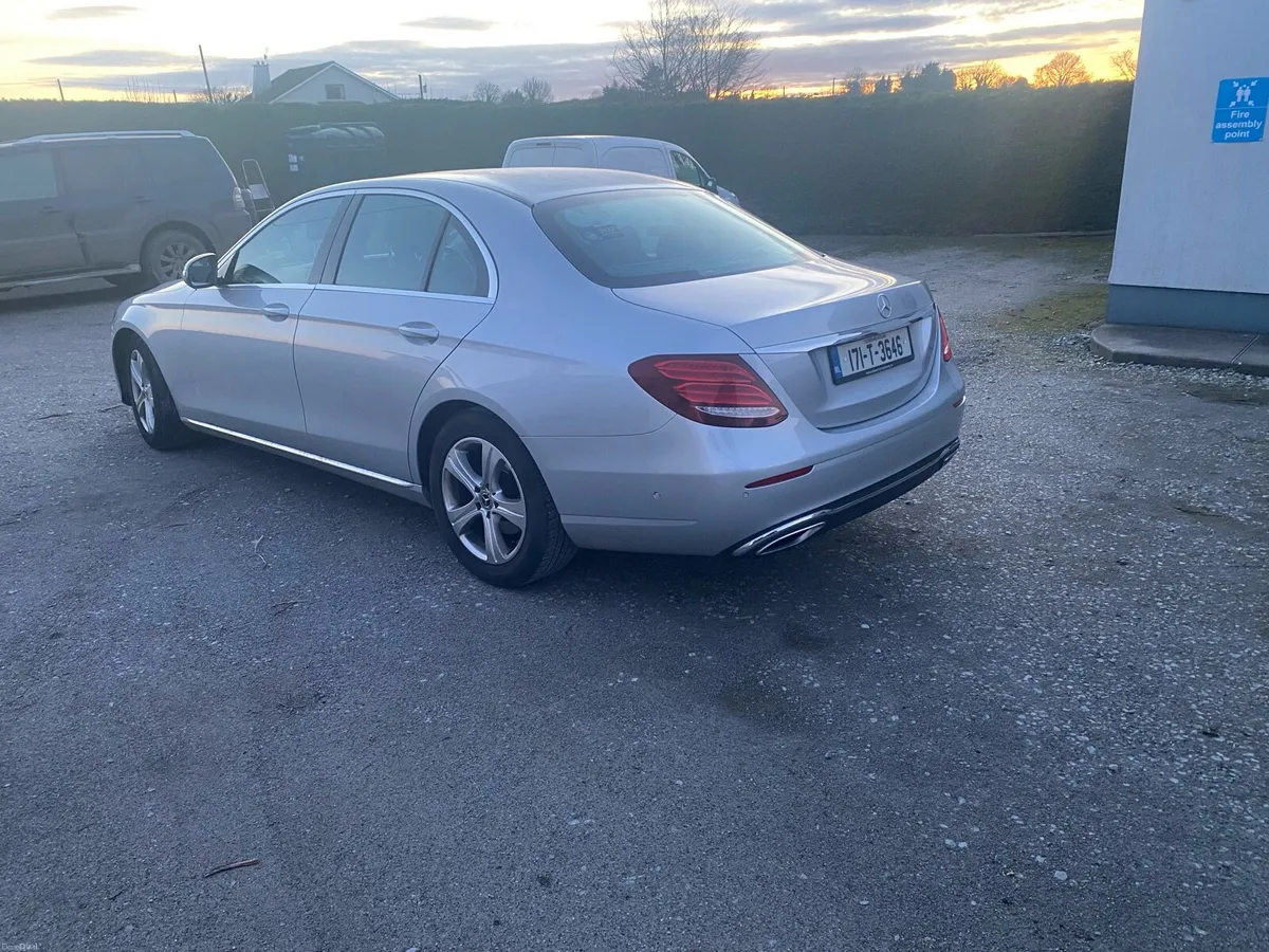 Mercedes-Benz E220 - Image 3