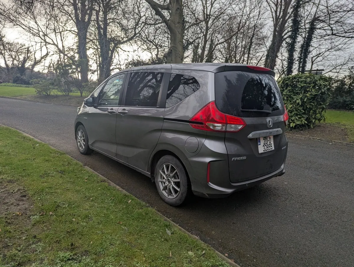 2020 Honda Freed Automatic Hybrid Electric 6 seats - Image 4