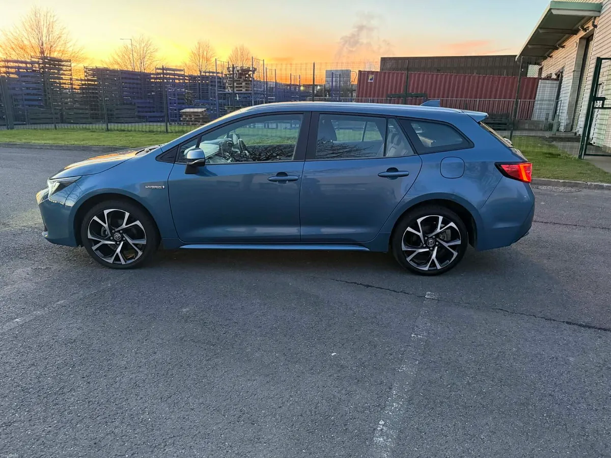 Toyota Corolla 26 Km - Image 2