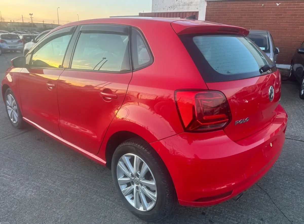 2016 VOLKSWAGEN POLO Auto/only 41k  km/ warranty - Image 4