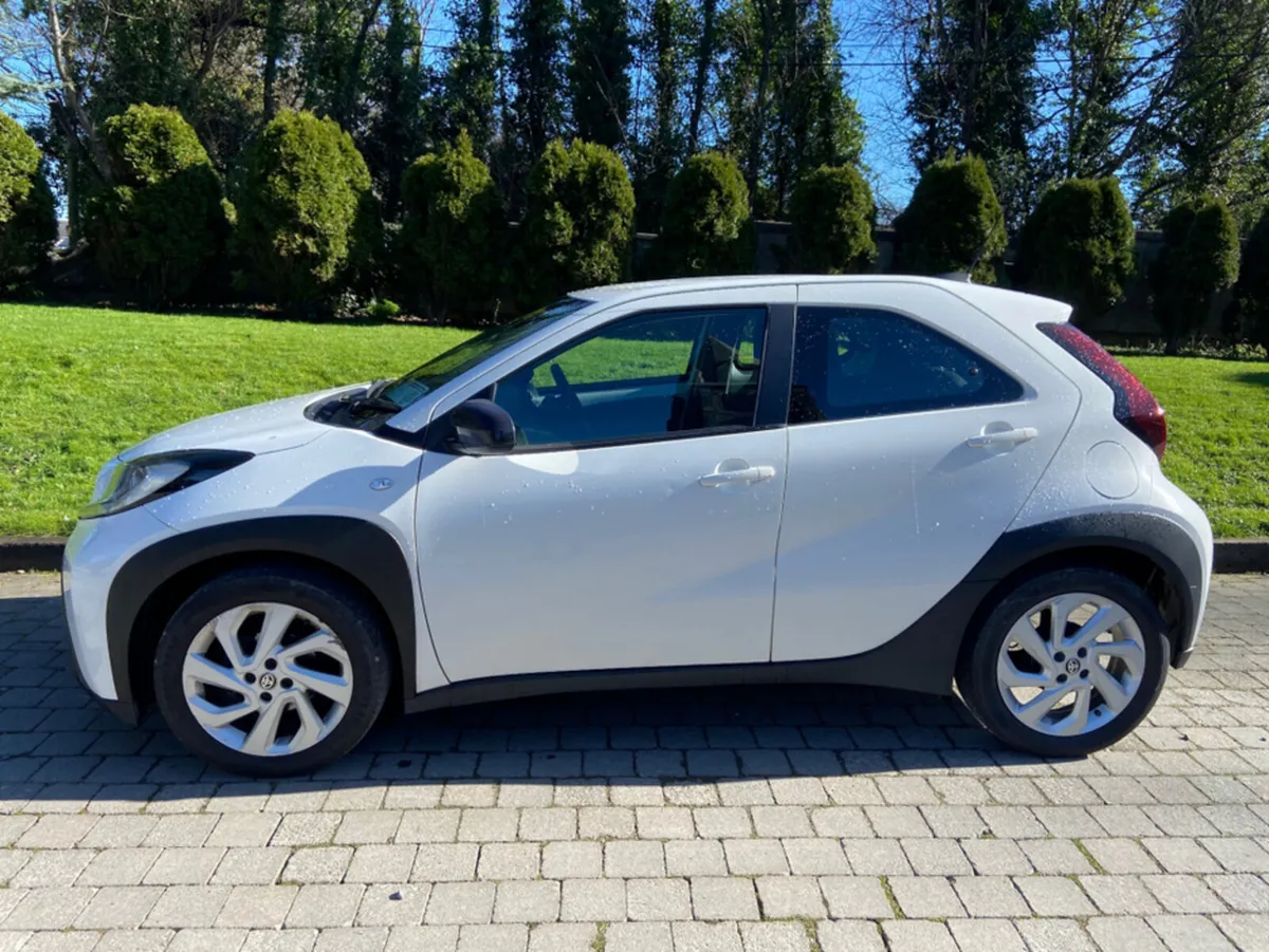 Toyota Aygo X PULSE - Image 2