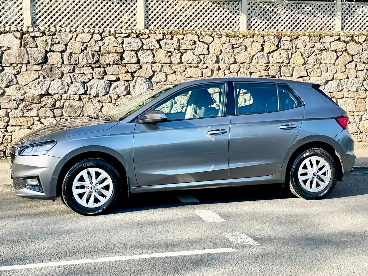 Skoda Fabia 2022!! LIFE 1.0 TSI !! ONLY 19K MILES! - Image 4