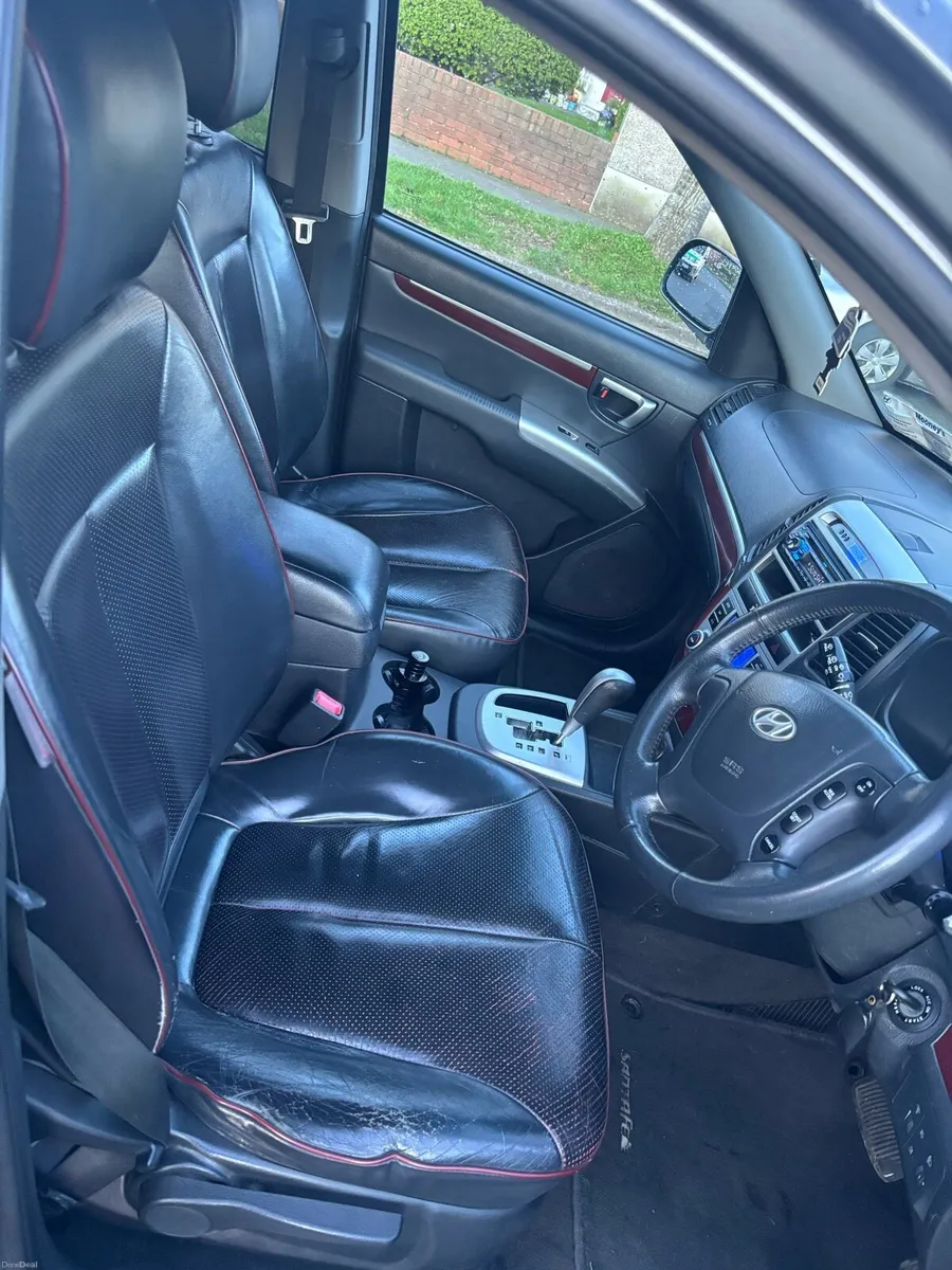 Hyundai Santa Fe automatic - Image 4