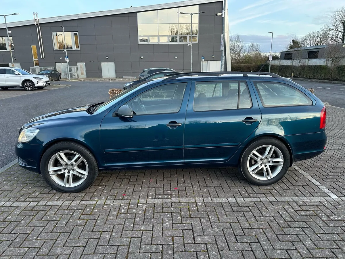 SKODA OCTAVIA ESTATE NCT&TAX - Image 3