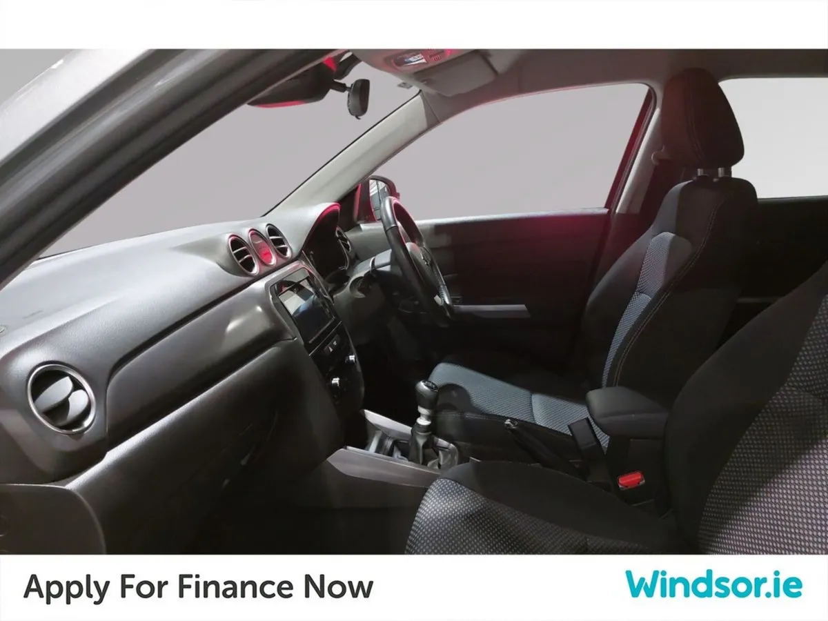 Suzuki Vitara 1.4 Hybrid SZT MT - Image 3