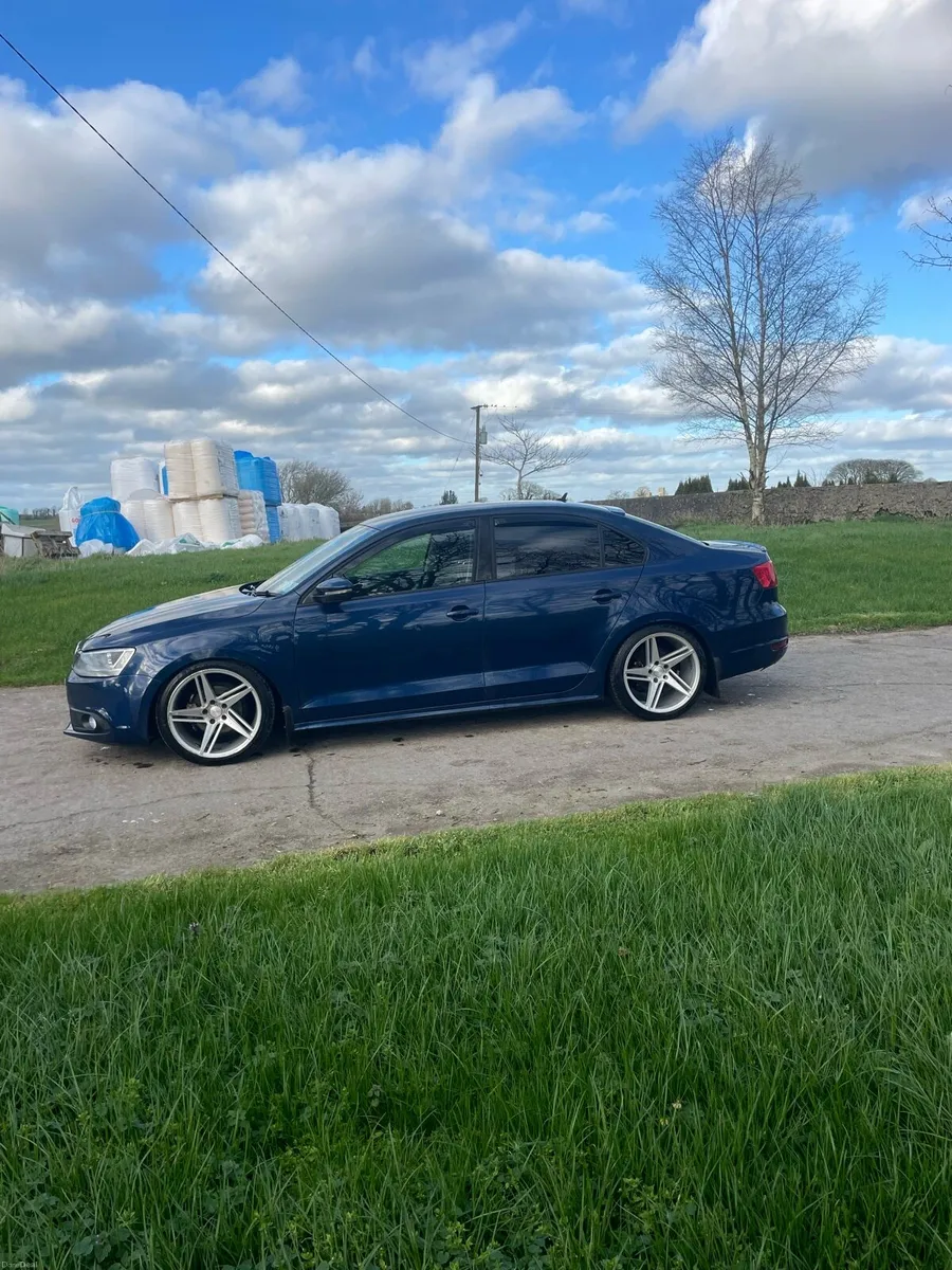 Volkswagen Jetta 2012 1.6 tdi - Image 2