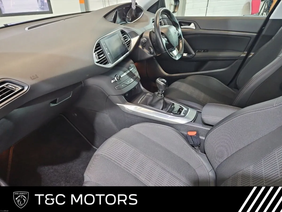 Peugeot 308 Allure HDI 1.5 - Panoramic Glass Sunro - Image 4