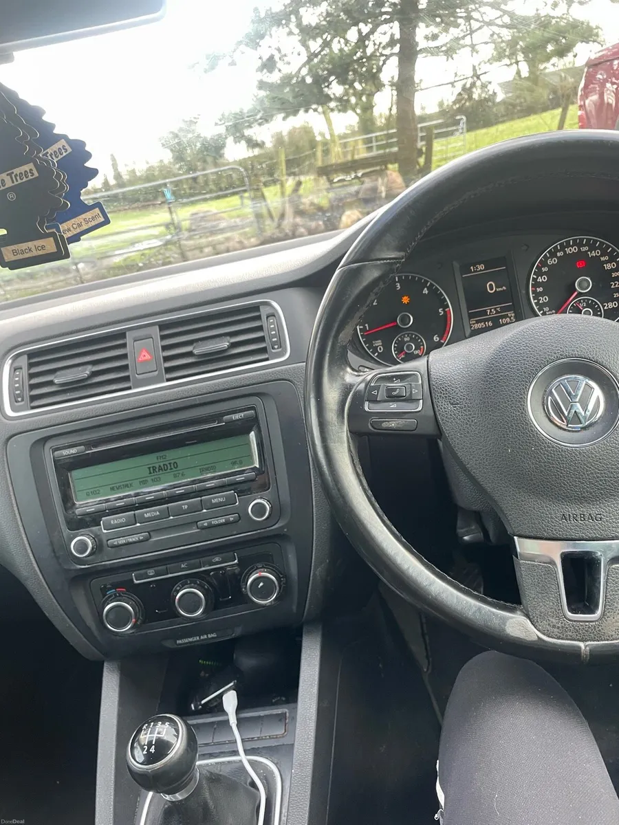 Volkswagen Jetta 2012 1.6 tdi - Image 4