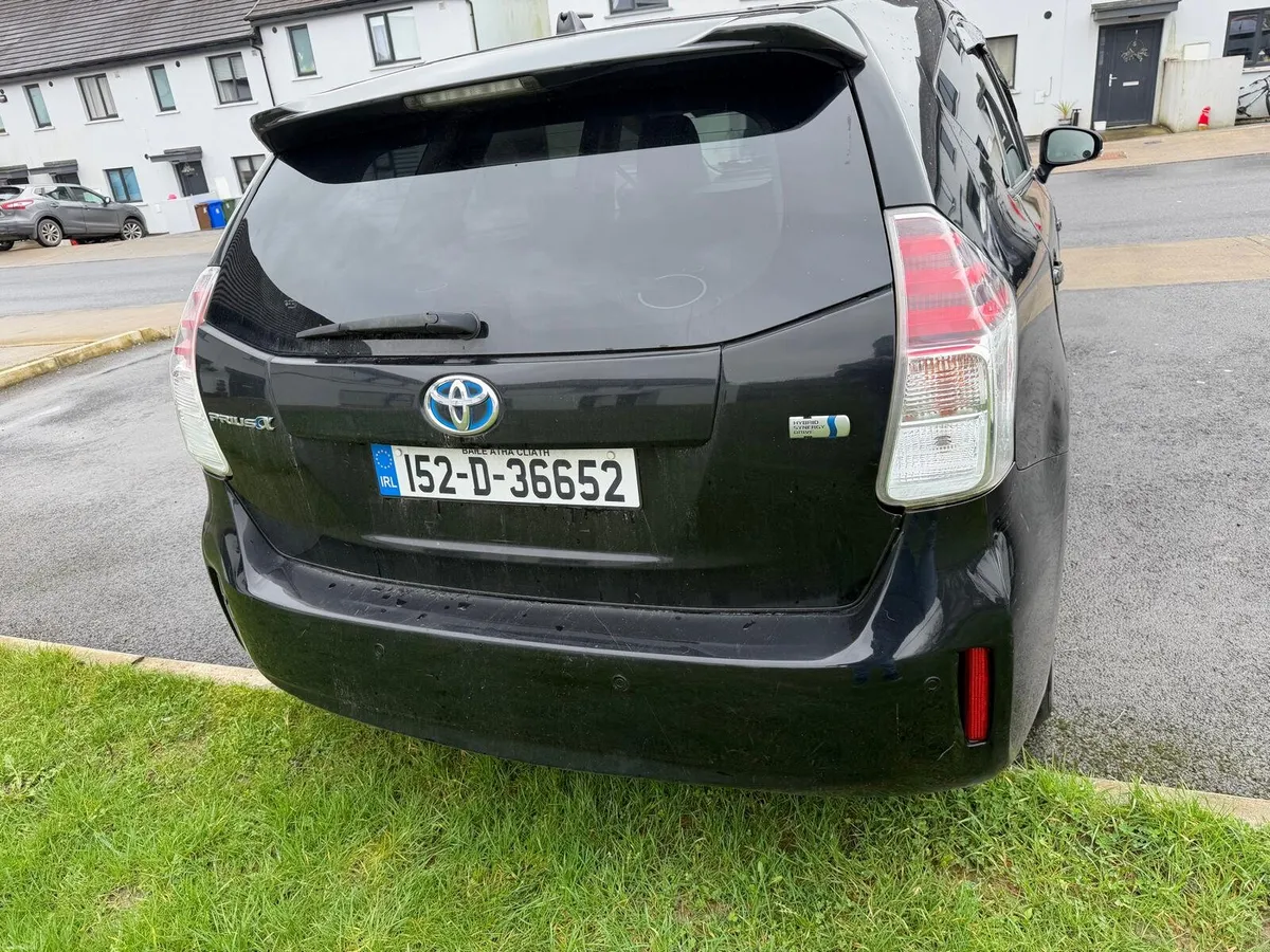 Toyota prius alpha 7 seater - Image 3