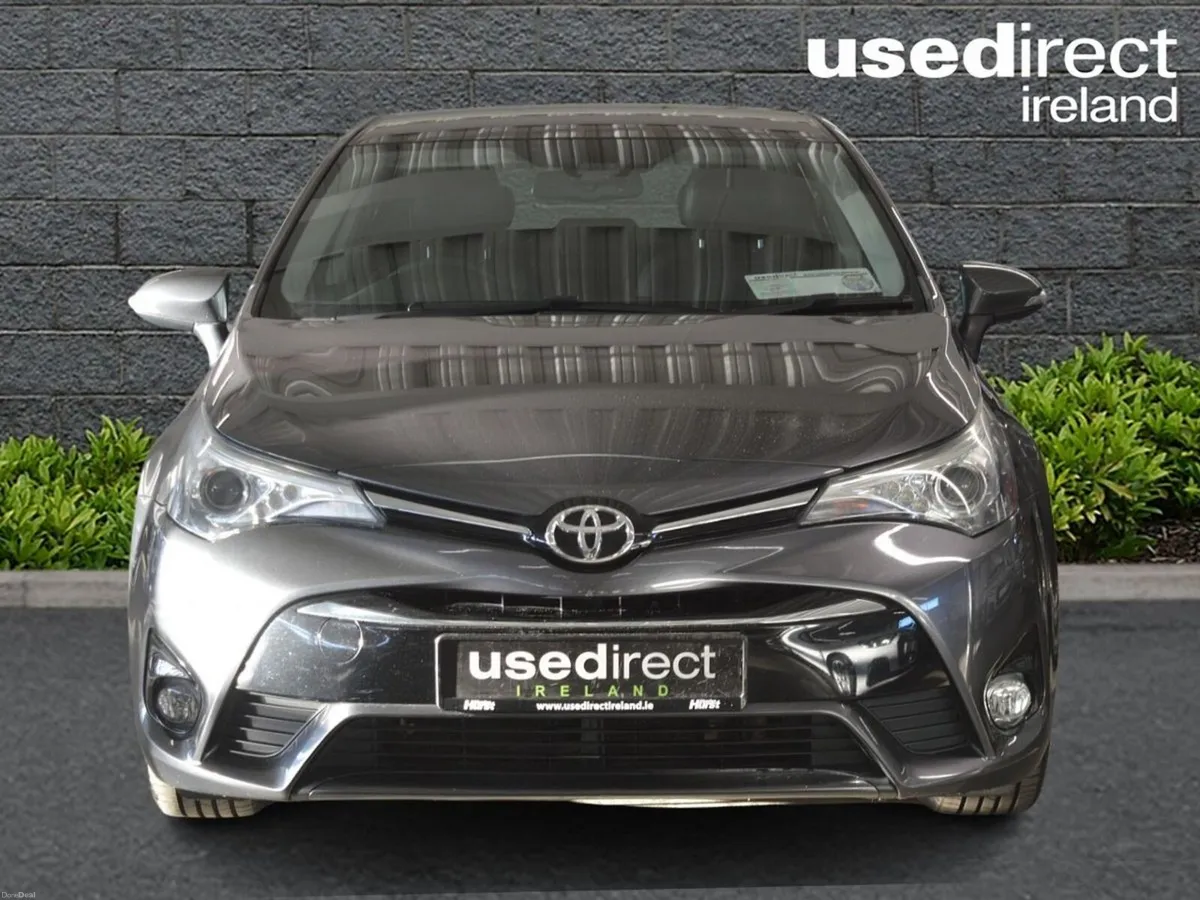 Toyota Avensis 1.6 D-4D Sol Navi Saloon - Image 2